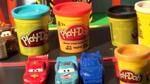 Play Doh Disney Pixar Cars, we make Dinoco Lightning McQueen using Cars Molds from Cars2 Play Set