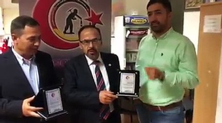 Download Video: www mustafa kemal bektas eregli avrupa zonguldak ereglili dernek plaket