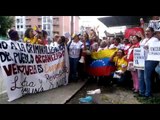 Venezolanos esperan a Nicolás Maduro en El Chorrillo