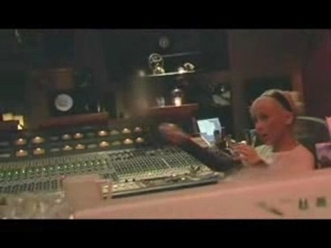 Christina Aguilera - Working On The Song 'The Right Man'