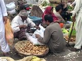 Report on bad Cleaning system in Main Vegetable market in Lahore Pkg By M.Bilal(Apna News LHR)