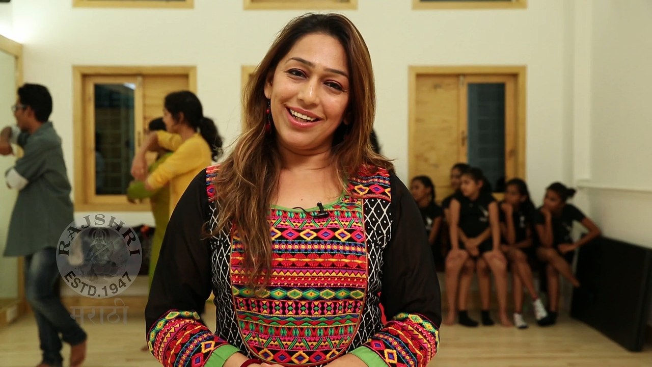 Learn Easy Garba Dance Steps With Phulwa Khamkar | Navratri Special | Marathi Entertainment