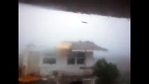 Toit d'une maison arraché par l'ouragan Matthew aux Bahamas