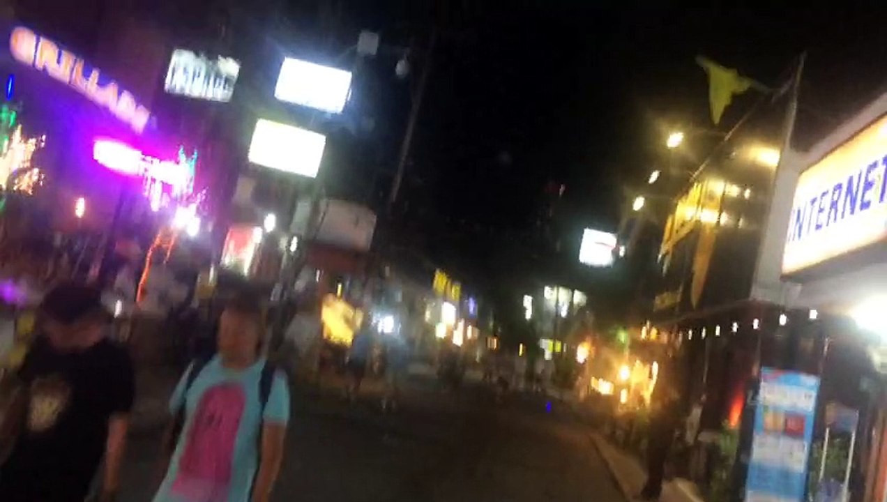 Mumbai Ki Galiyon main Rat ko wo howa Pora india Hran reh gaya