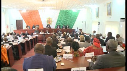 Le 23 heures de RTI 1 du 06 octobre 2016 avec Amy Coulibaly