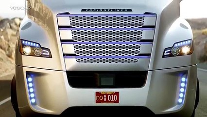 Freightliner: il primo camion di lusso che si guida da solo! E guardate gli interni!