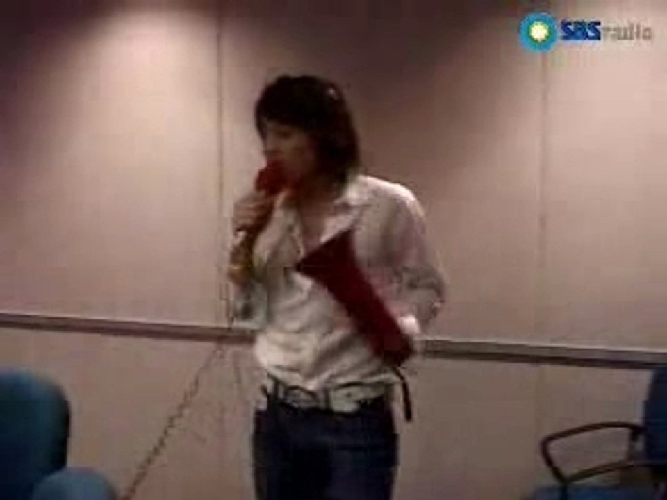 LuckySe7en's singing "PASSION" in studio