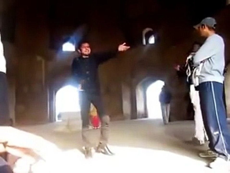 Amazing Pakistani Talent OF Boy With Nice Voice singing Wohi Khuda hai