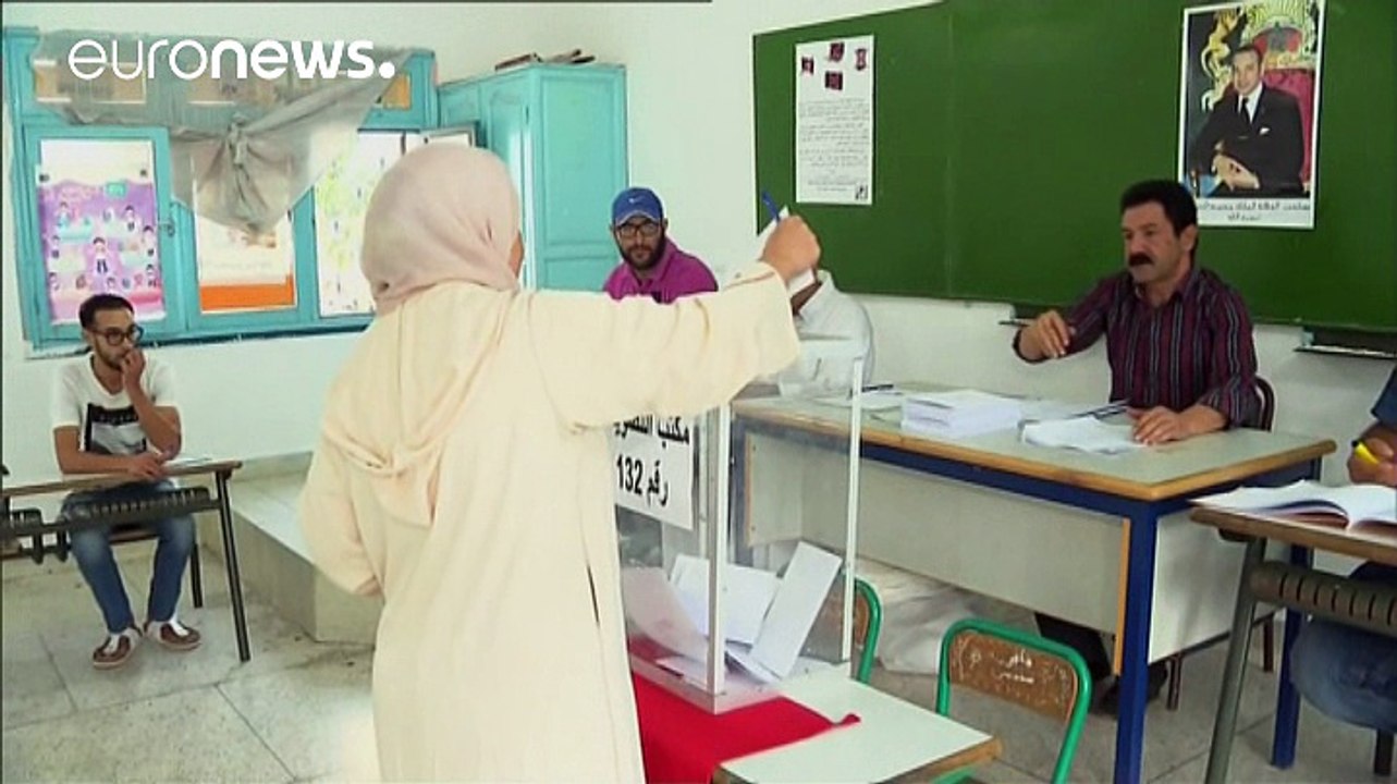 المغربيون ينتخبون برلمانا جديدا وسط حالة من الاستقطاب السياسي
