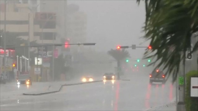 إعصار ماثيو يضرب فلوريدا وأميركا تعلن الطوارئ