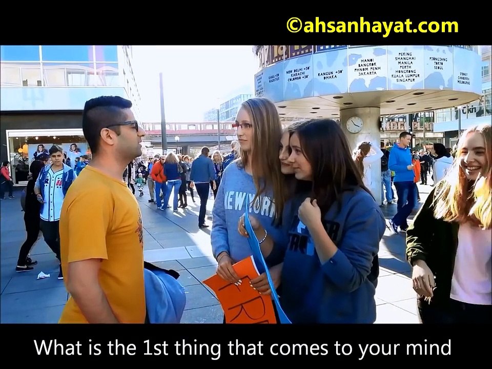 Young German girls chanting Pakistan zindabad slogans at Berlin, Alexanderplatz HD