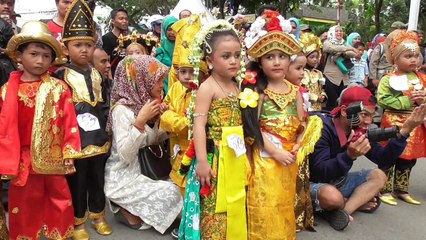 MEDAN - KARNAVAL BUDAYA DAN MOBIL ANTIK - PART 1
