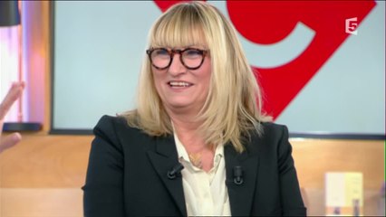 Sous les juppons, Bravo - C à vous - 07/10/2016