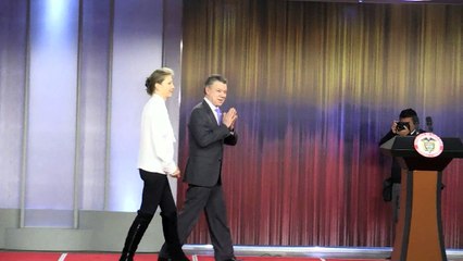 Santos pede união para construir 'paz duradoura'