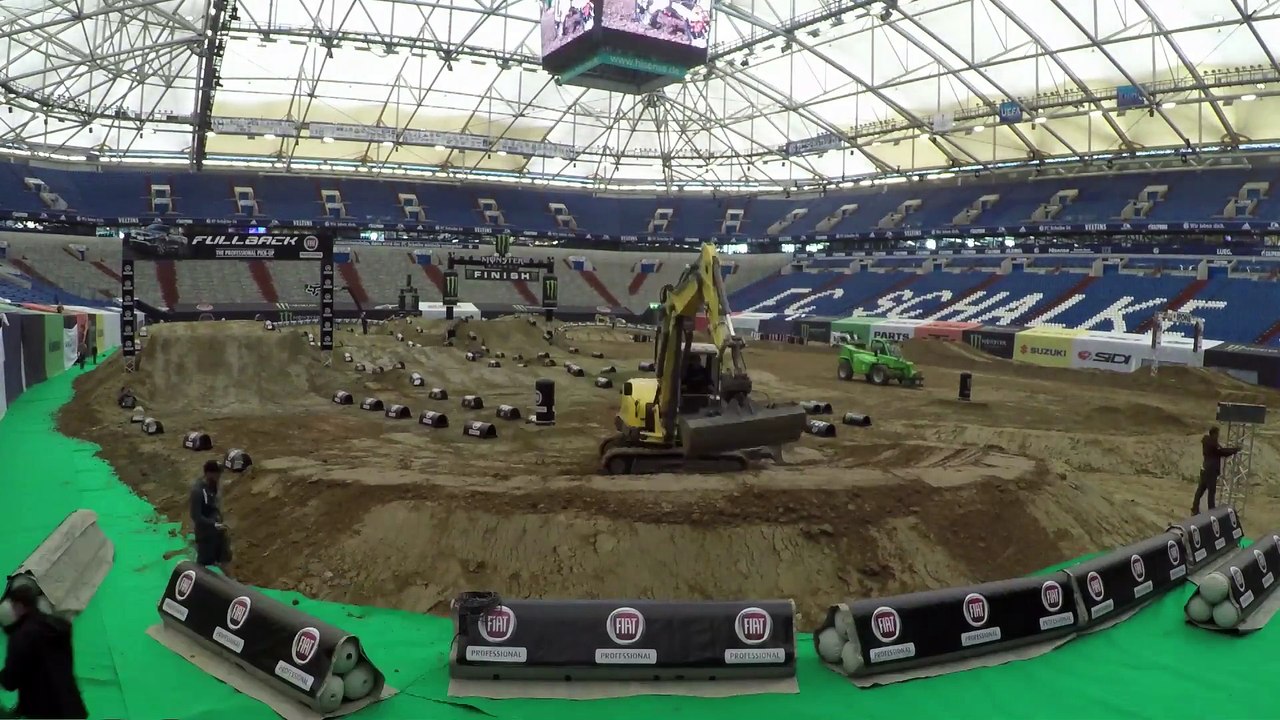 SMX Day3 Track Construction