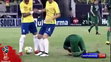 Bolivia players just kicking Neymar Brasil 5 0 Bolivia 2016