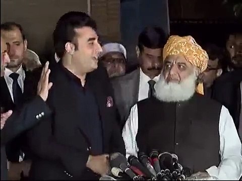 Bilawal Bhutto Kissing Maulana Fazlur Rehman Off The Camera