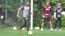 Wesley se destaca em treino do São Paulo com gols e assistência