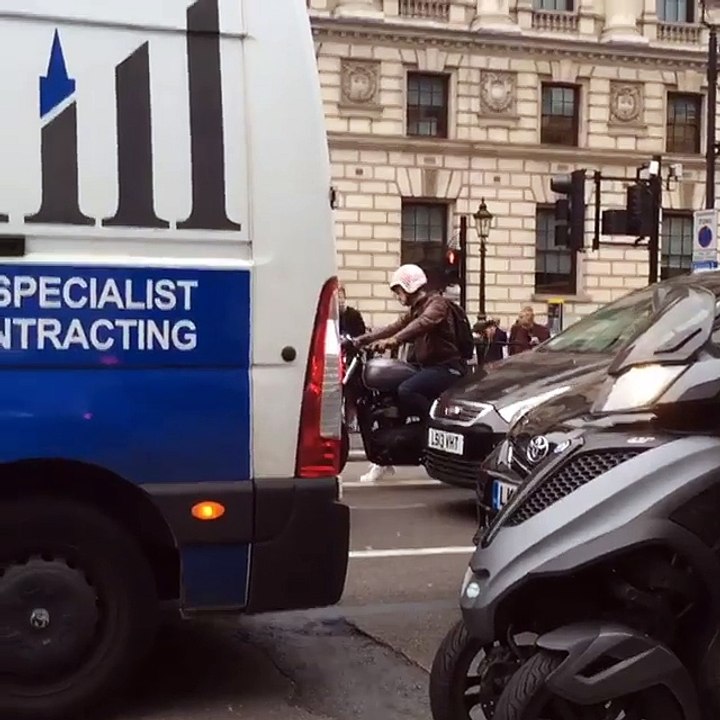 Britney Spears se enamoró de un extraño en Londres y lo grabó