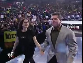 Trish Stratus & Vince McMahon Have A Chat Outside (2) (2)