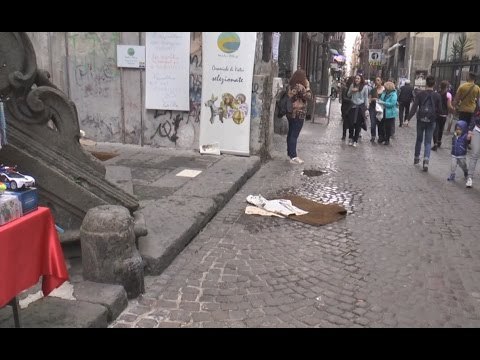 Napoli - Lite a scuola, 15enne accoltellato. Fermato aggressore (07.10.16)