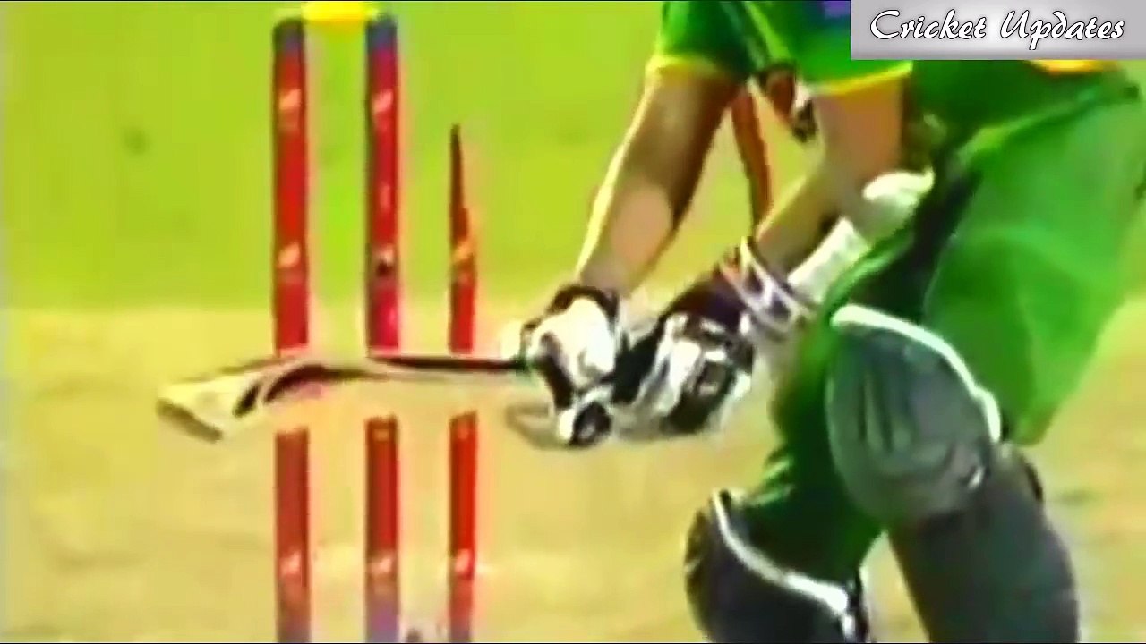 Best Destructive Pace Bowling in Cricket ● Stumps Broken ● Stumps Flying in Air ●
