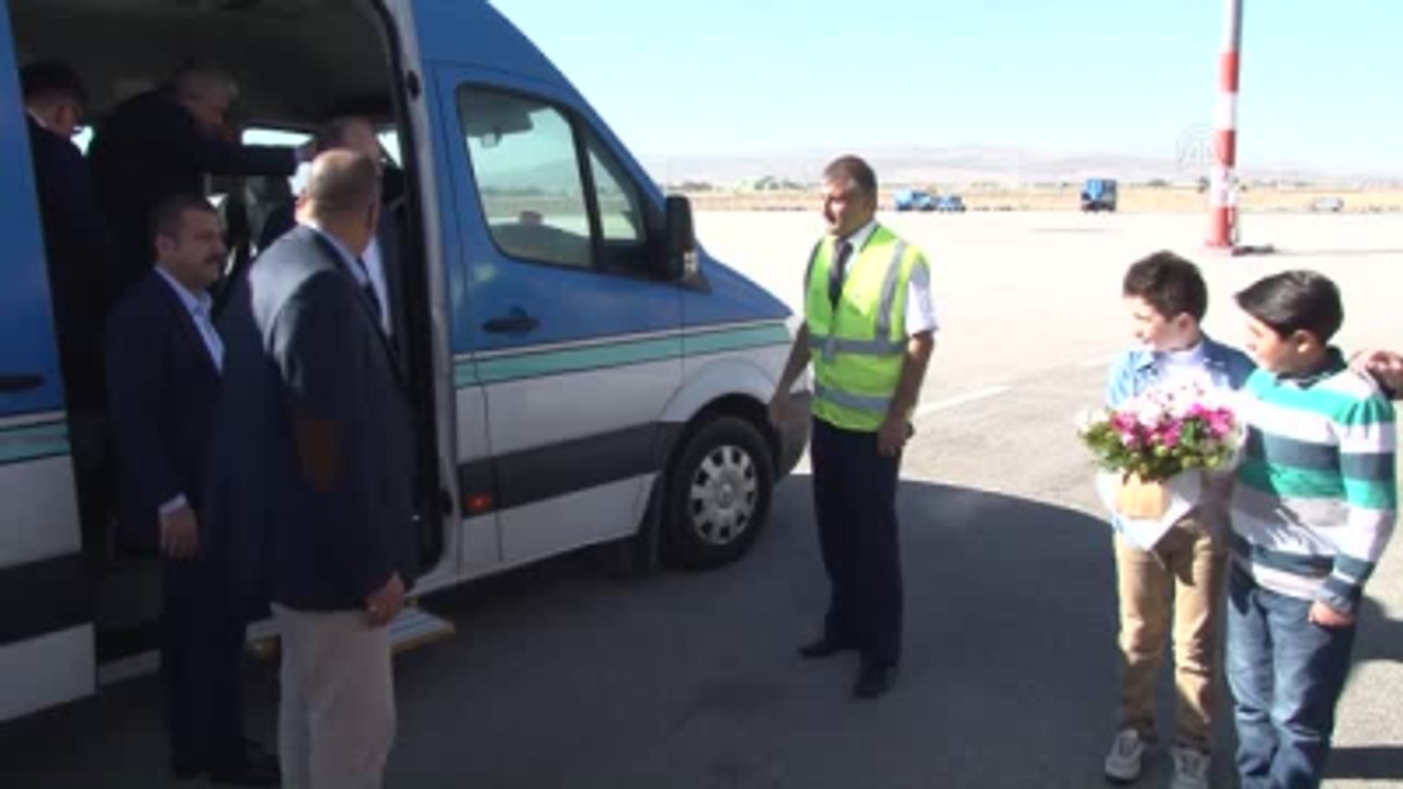 Sağlık Bakanı Akdağ: "Bir Gecede Millet Bir Tokat Vurdu ve Bu Hain Teşebbüsün Sahiplerini Yere...