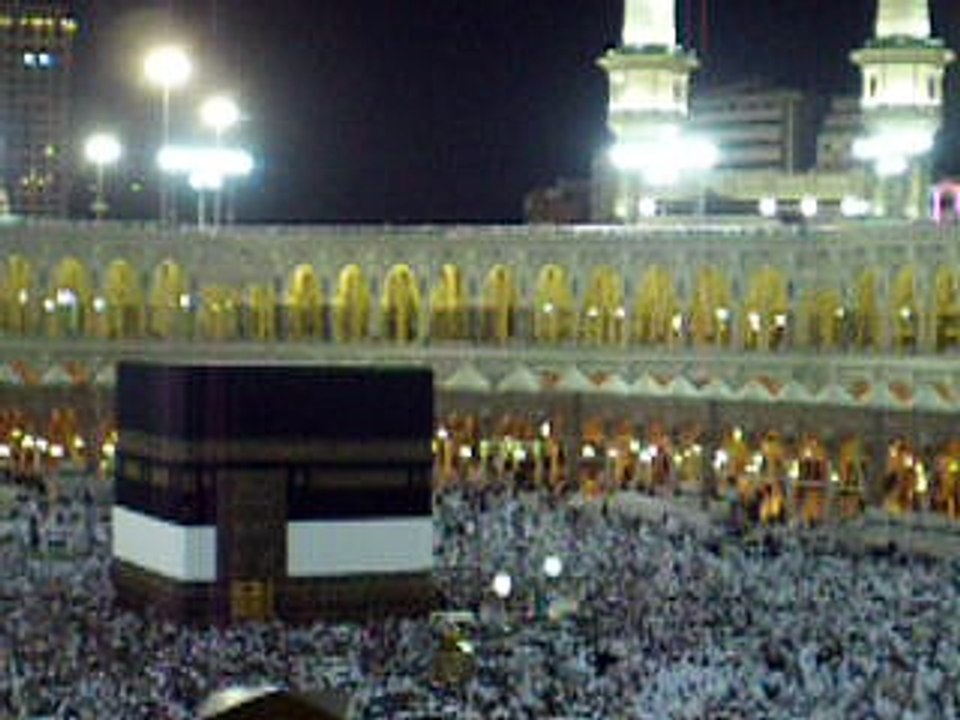 My grandmother praying in makkah