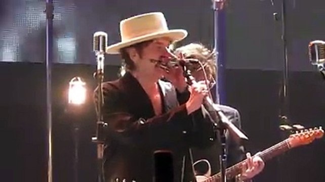 October 7 , 2016 - Bob Dylan Simple Twist Of Fate - Desert Trip - Indio CA 2