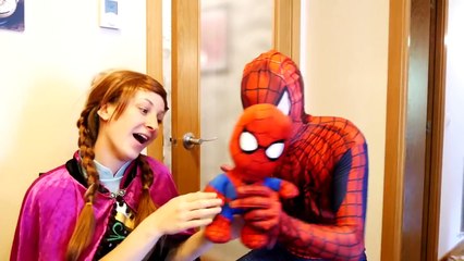 SPIDERMAN w/ Princess Anna Pregnant & Spiderbaby in Real Life ft Frozen Elsa Mermaid, Hulk vs Shark