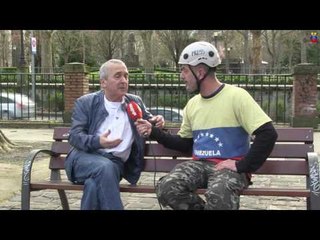 Reportero venezolano entrevista opositor vasco #EnTierraHostil #Pamplona #BasqueCountry