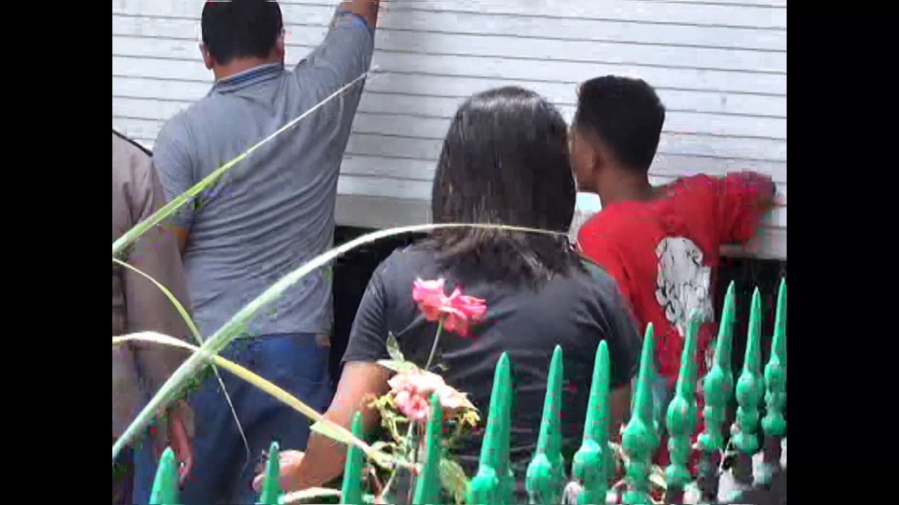 MEDAN - PETUGAS KEPOLISIAN GELEDAH RUMAH PELAKU - PART 1