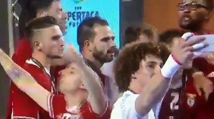 André Horta juntou-se à festa com a equipa de Futsal