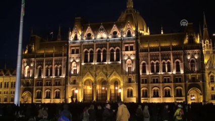 Macaristan'da Nepszabadsag Gazetesi Kapatıldı