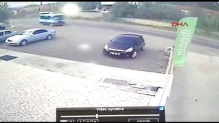 Zonguldak - Kamyonun Fırlayan Lastiğinden Kurtulma Anı Güvenlik Kamerasında