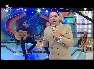 El pacha declara que el se formo en UNIVISION mientras Robertico aprendia con el papa en el ayuntamiento