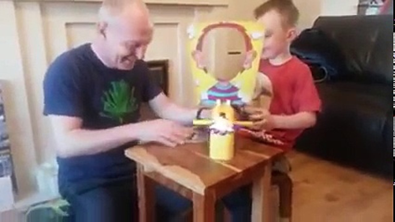 Dieses Spiel sollte jeder Vater mit seinem Sohn spielen !!!