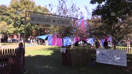 Sirk Gösterisi İzleyerek Chicago'ya Yardım Ediyorlar