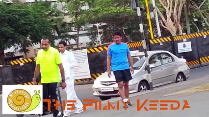 Anil Ambani working out at Mumbai Road