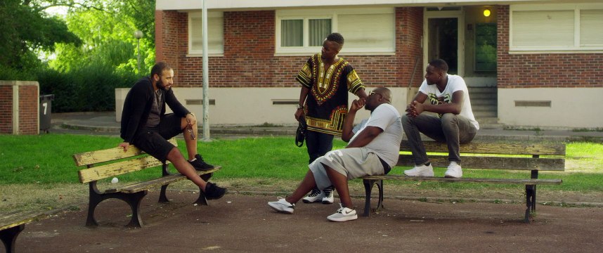 Regarder La Pièce - Les derniers seront les premiers Bande annonce