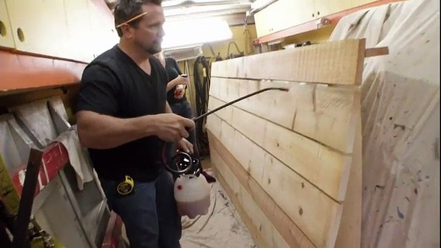 Comment réaliser un effet vieux bois - Voici un traitement du bois effet vieux bois de grange, Une astuce simple à faire et efficace!