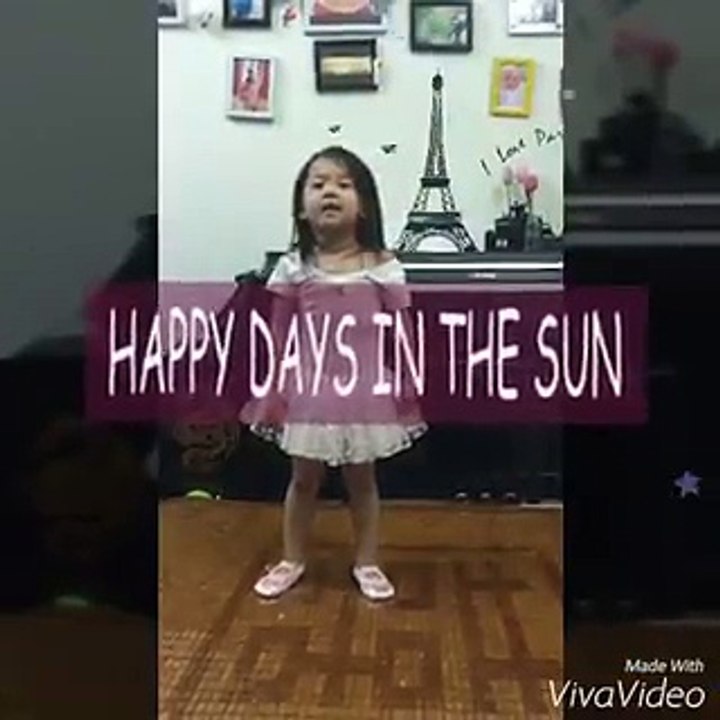 Cute baby girl sing love Vietnam 2016