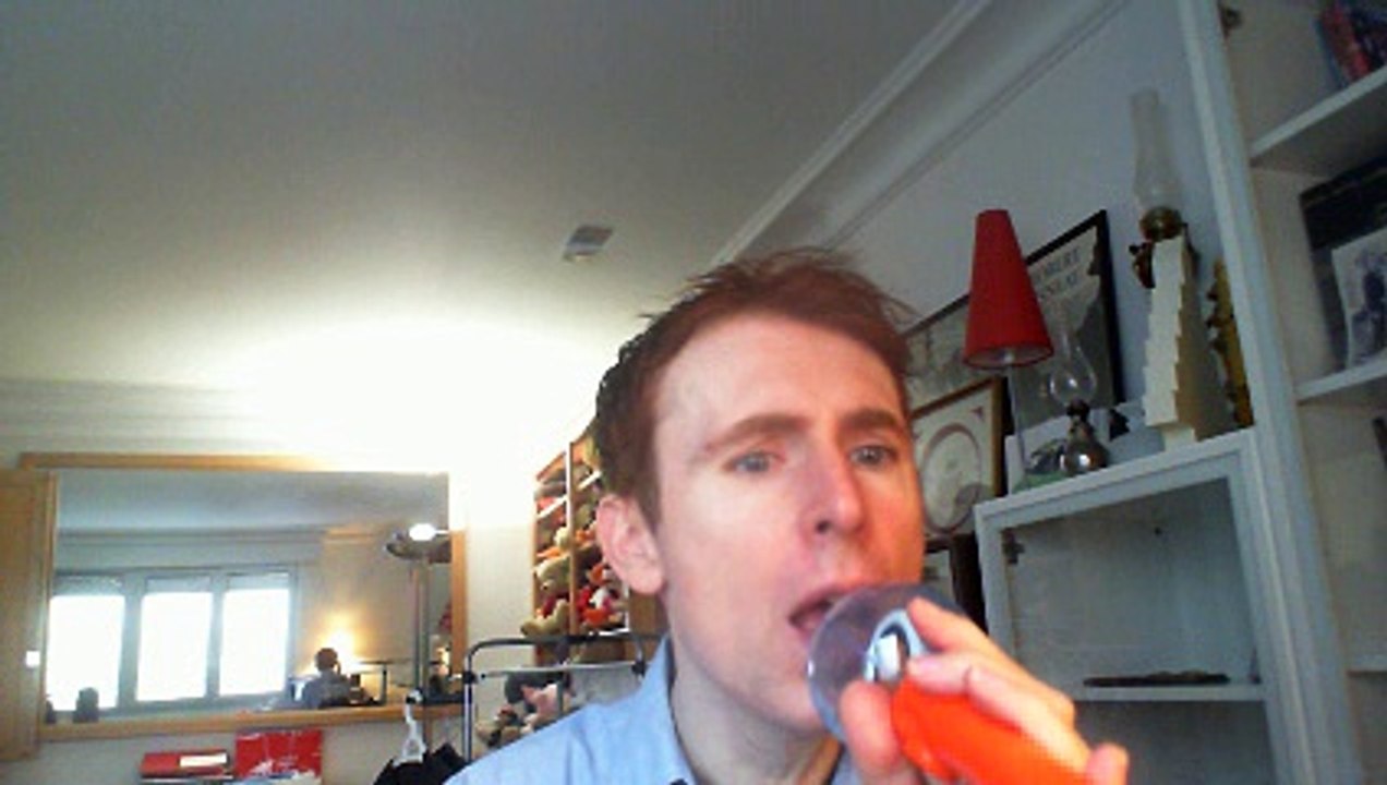 Wiwi égratigne "vie violence" de Claude Nougaro