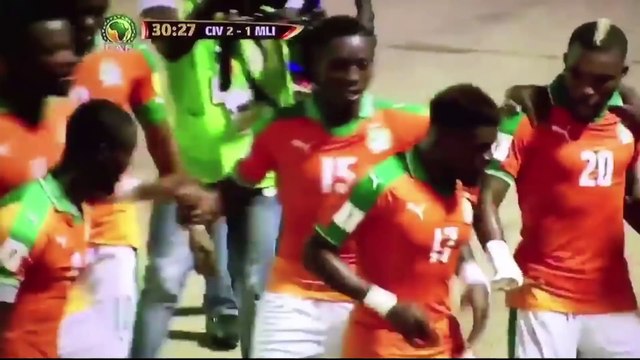 Serge Aurier mime un égorgement apres un but contre le Mali