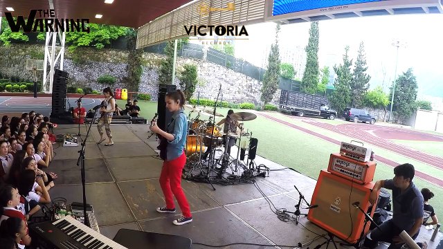 EVERLONG FOO FIGHTERS COVER THE WARNING @ LICEO