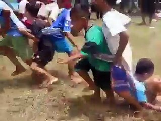 Çocuklarınıza enteresan oyunlar öğrenin. Apprenez à vos enfants des jeux intéressants.Teach your kids interesting games.