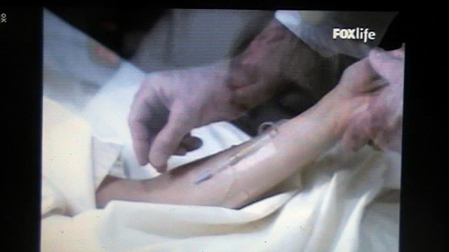 Cote Ouest (video en français) - Paige découvre qu'elle est paralysée des jambes