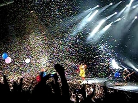 Mika - Fin du concert foire aux vins Colmar