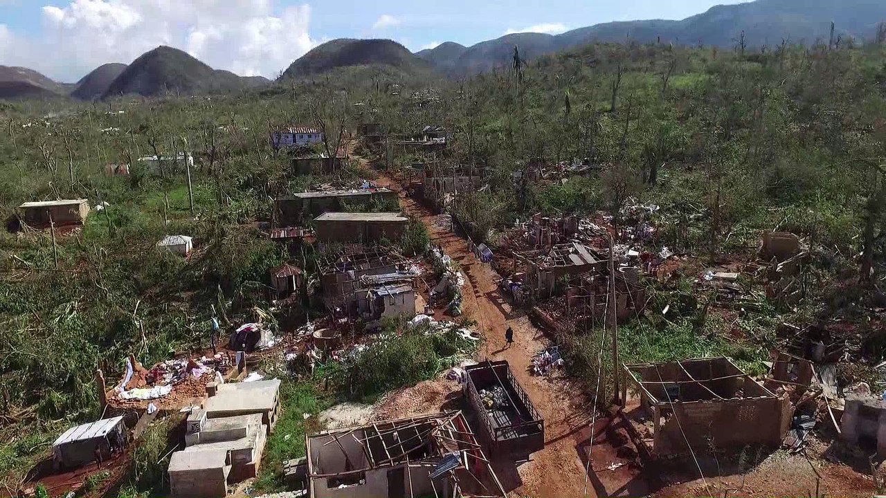 Images aériennes d'un village d'Haïti dévasté