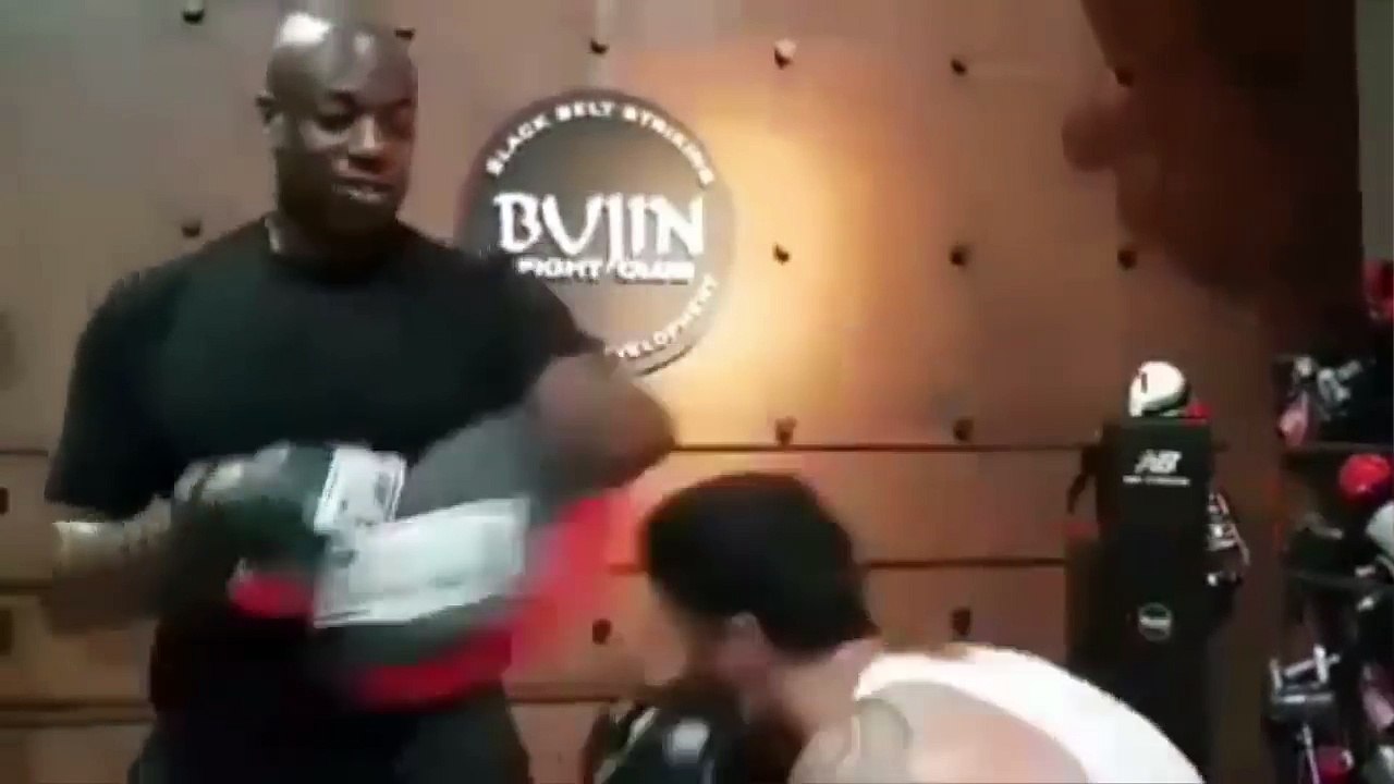 Ringlerdeki Yıldız BARIŞ ARDUÇ